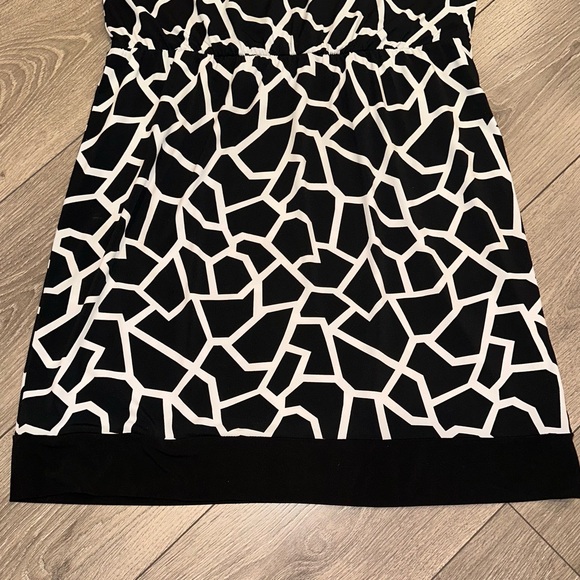 Alfani Geometric Print Short Sleeve Black & White Dress Women’s Size M - Picture 5 of 11